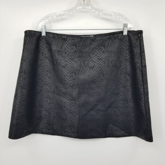 Gilli Black Textured Women's Mini Skirt Size 3X - Picture 1 of 6